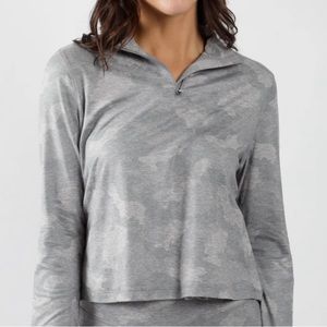 NWT Yogalicious Lux, silver camo 1/4 zip workout top, Sz. XL.